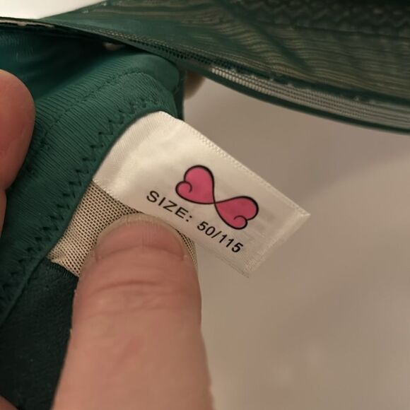 Beautiful green bra with support - Picture 3 of 4